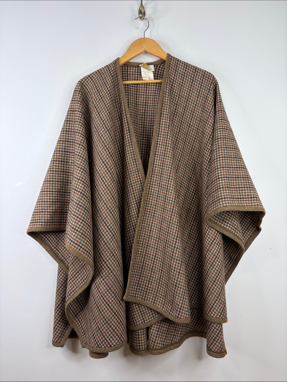 Vintage Wool Cape Womens One Size Brown Green Houndstooth Made in Canada Jacket